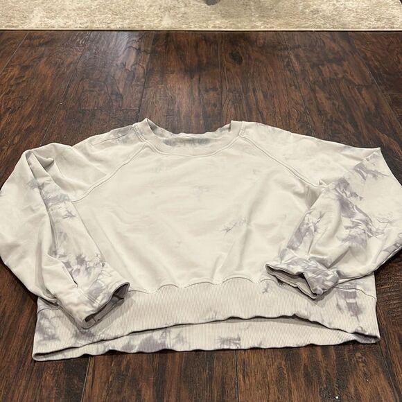 Lululemon Cropped Tie Dye Pullover in EUC size 4 no size tag check measurements - Picture 6 of 12